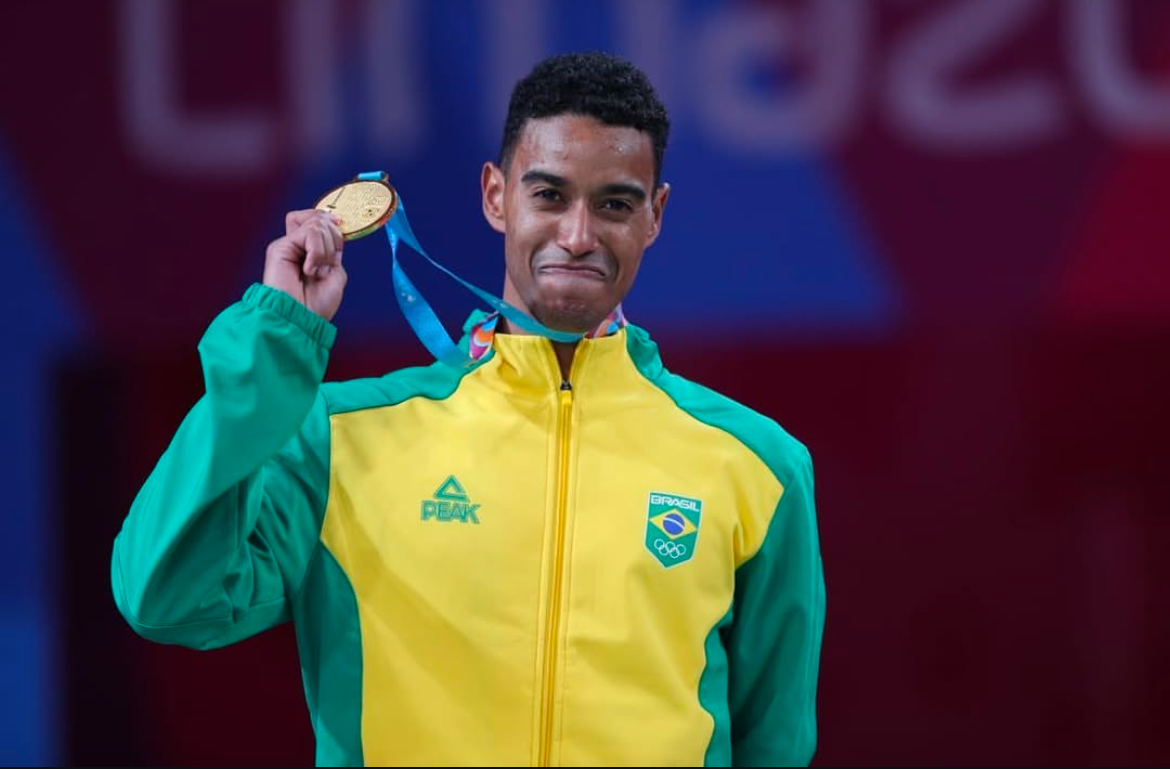 Ygor Coelho primeiro medalista de ouro do badminton brasileiro em Jogos Pan-Americanos/ Reprodução: Instagram/@co3lho